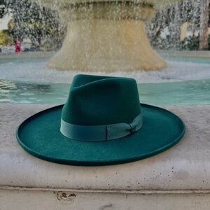 Emerald Green 100% Wool Trimmed With Grosgrain Ribbon,Stiffened Rolled Brim Edge